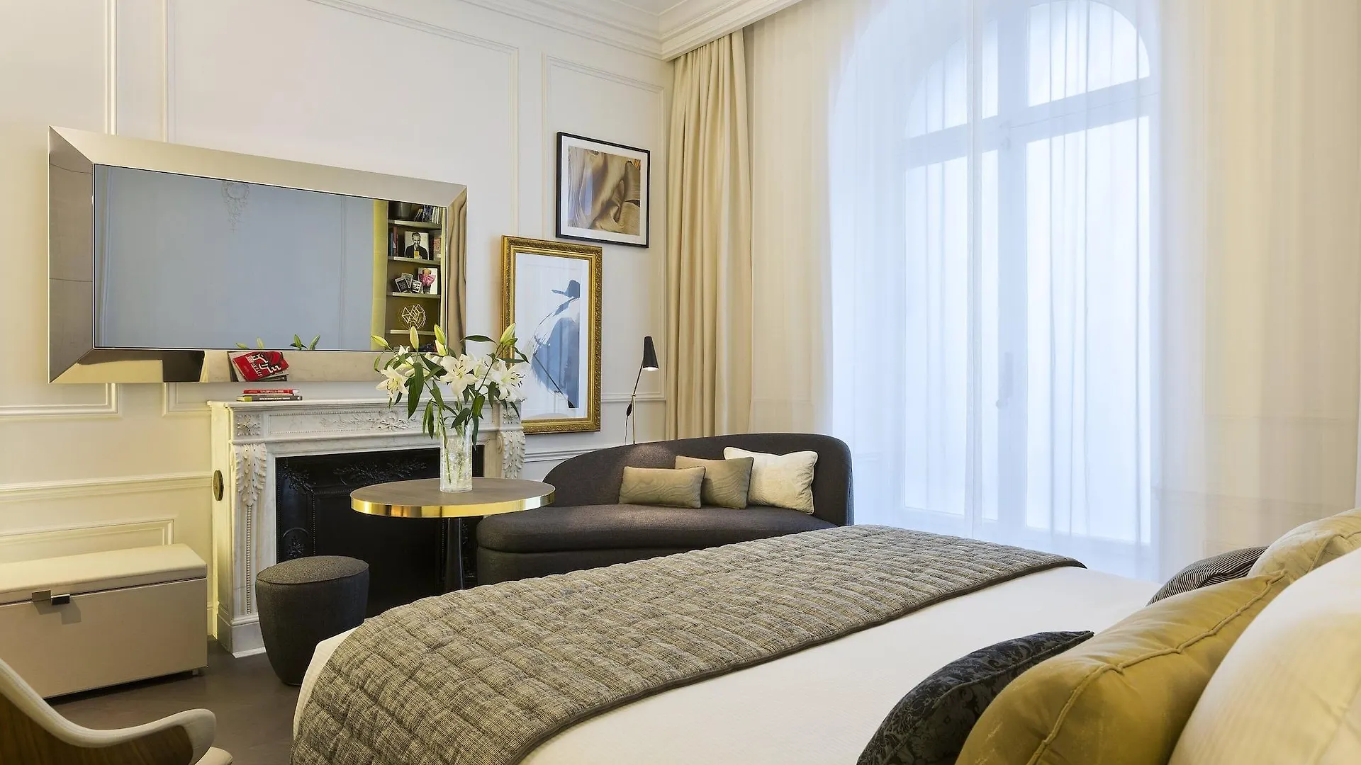 La Clef Champs-elysees By The Crest Collection Paris