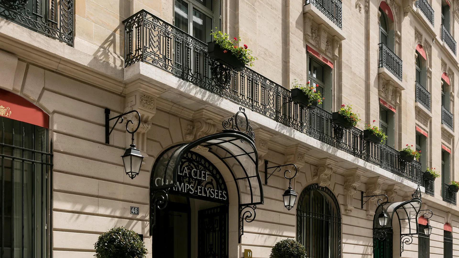 La Clef Champs-elysees By The Crest Collection