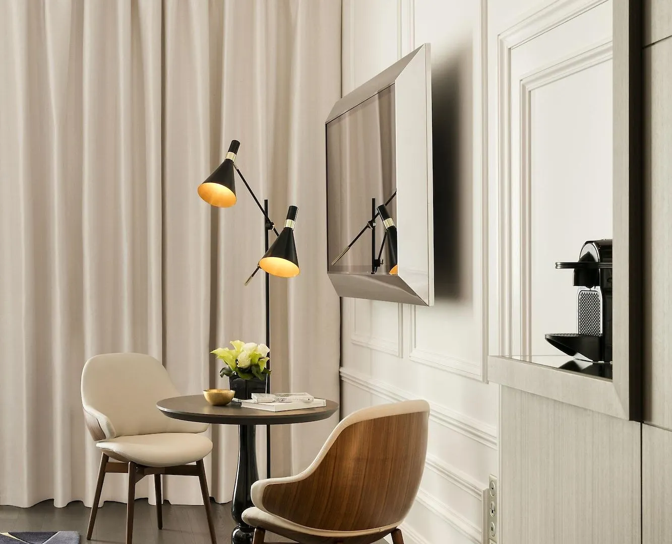 La Clef Champs-elysees By The Crest Collection Hotel Paris