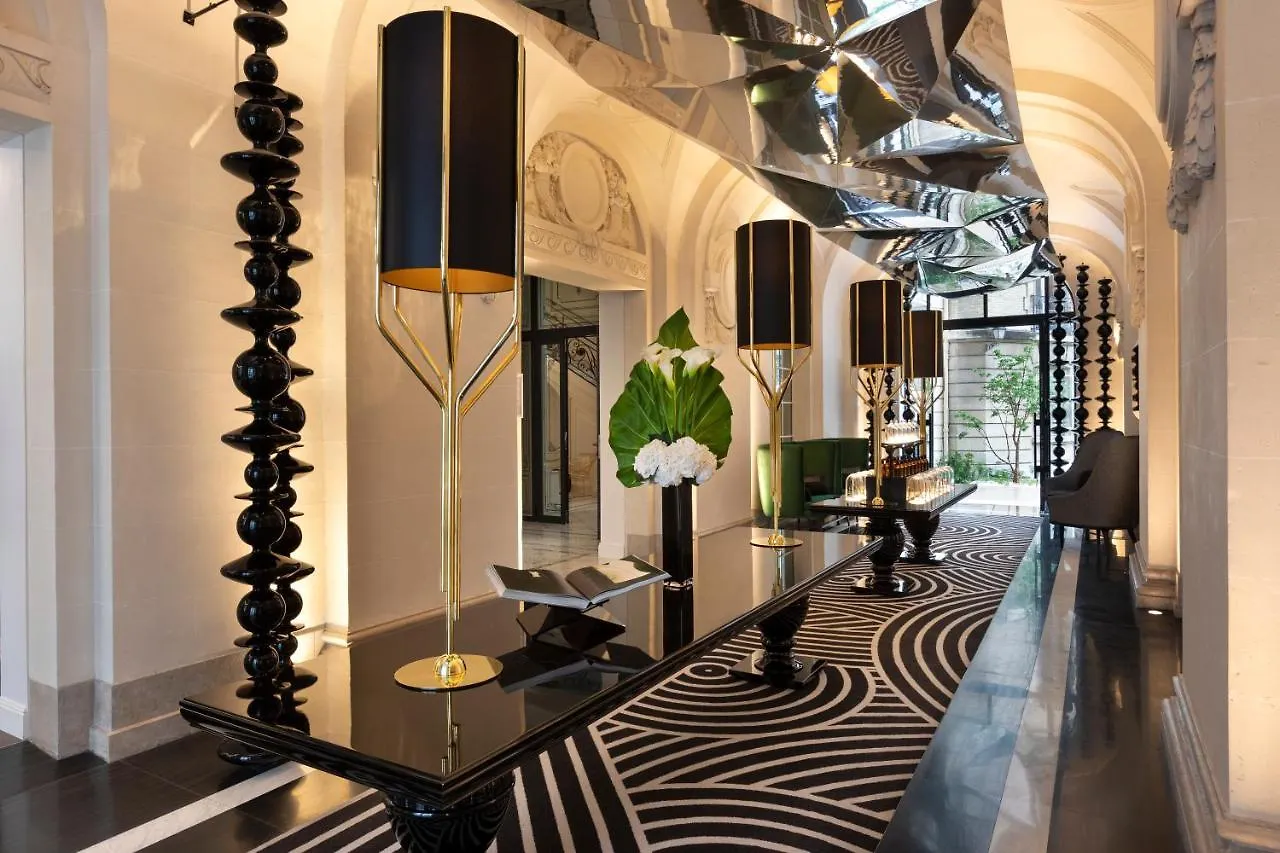 La Clef Champs-elysees By The Crest Collection Paris