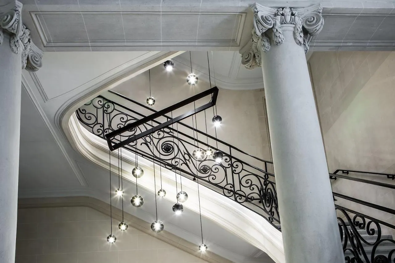La Clef Champs-elysees By The Crest Collection Hotel Paris